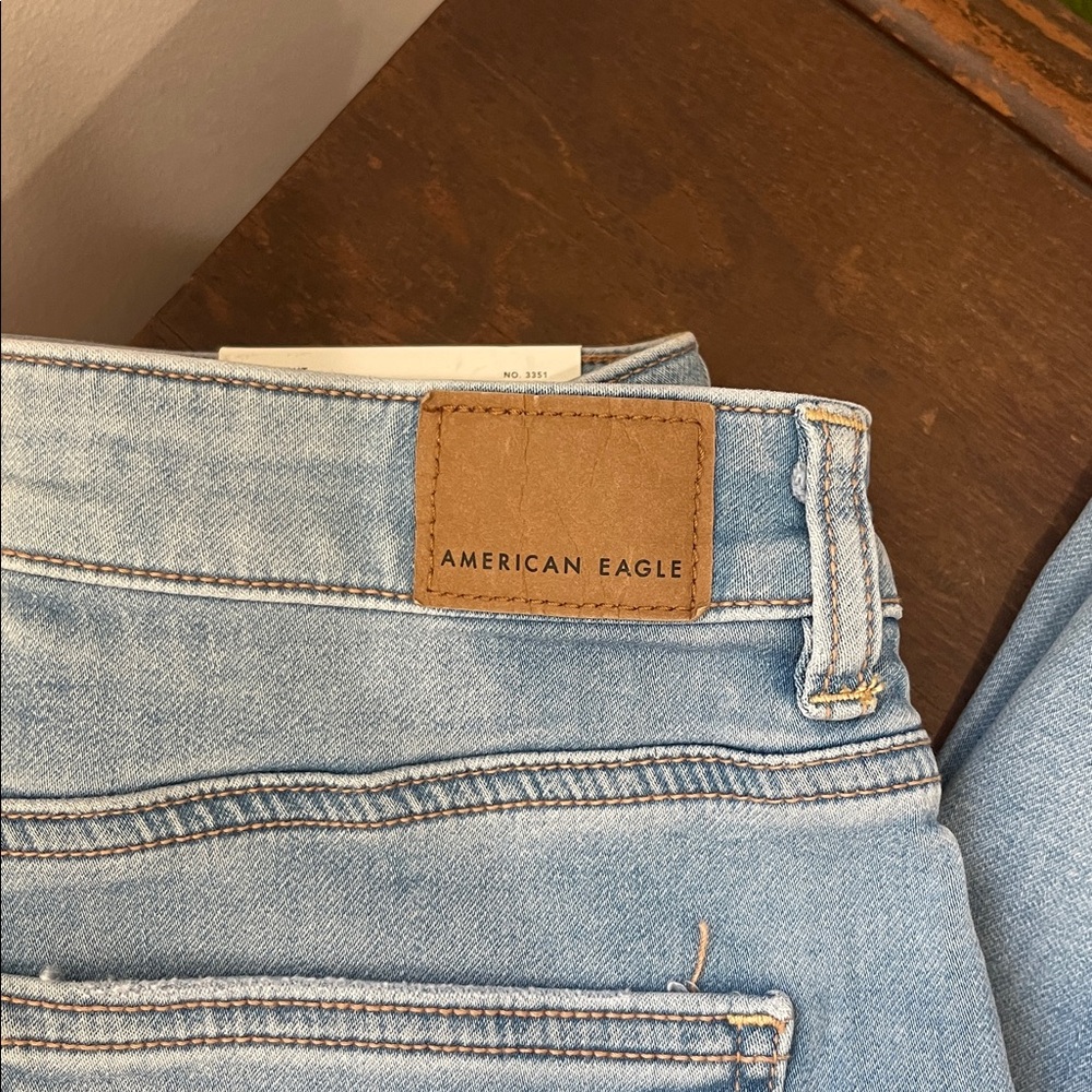 NWT American Eagle Mom Jean, soft knit, High rise. Size 2 (26). - Picture 4 of 7